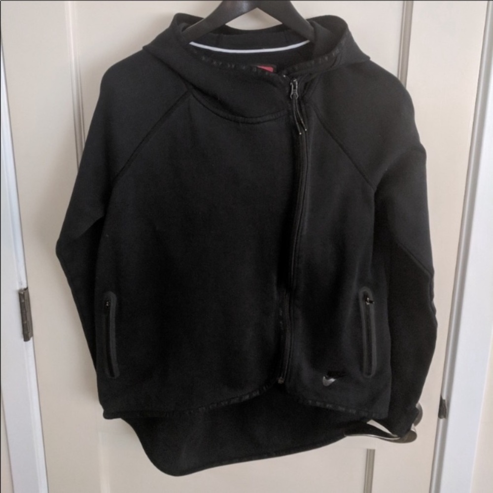 Woman’s Nike Size Small Nike Black Cap Tech Jacket